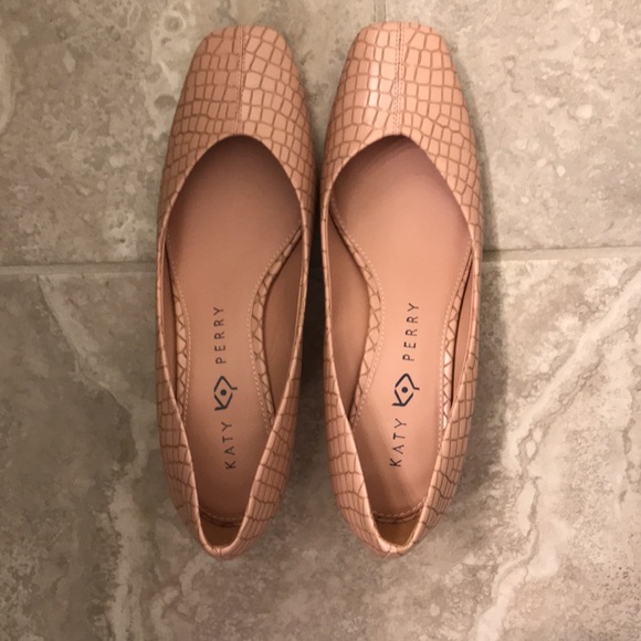 Pumps - Picture 4 of 10